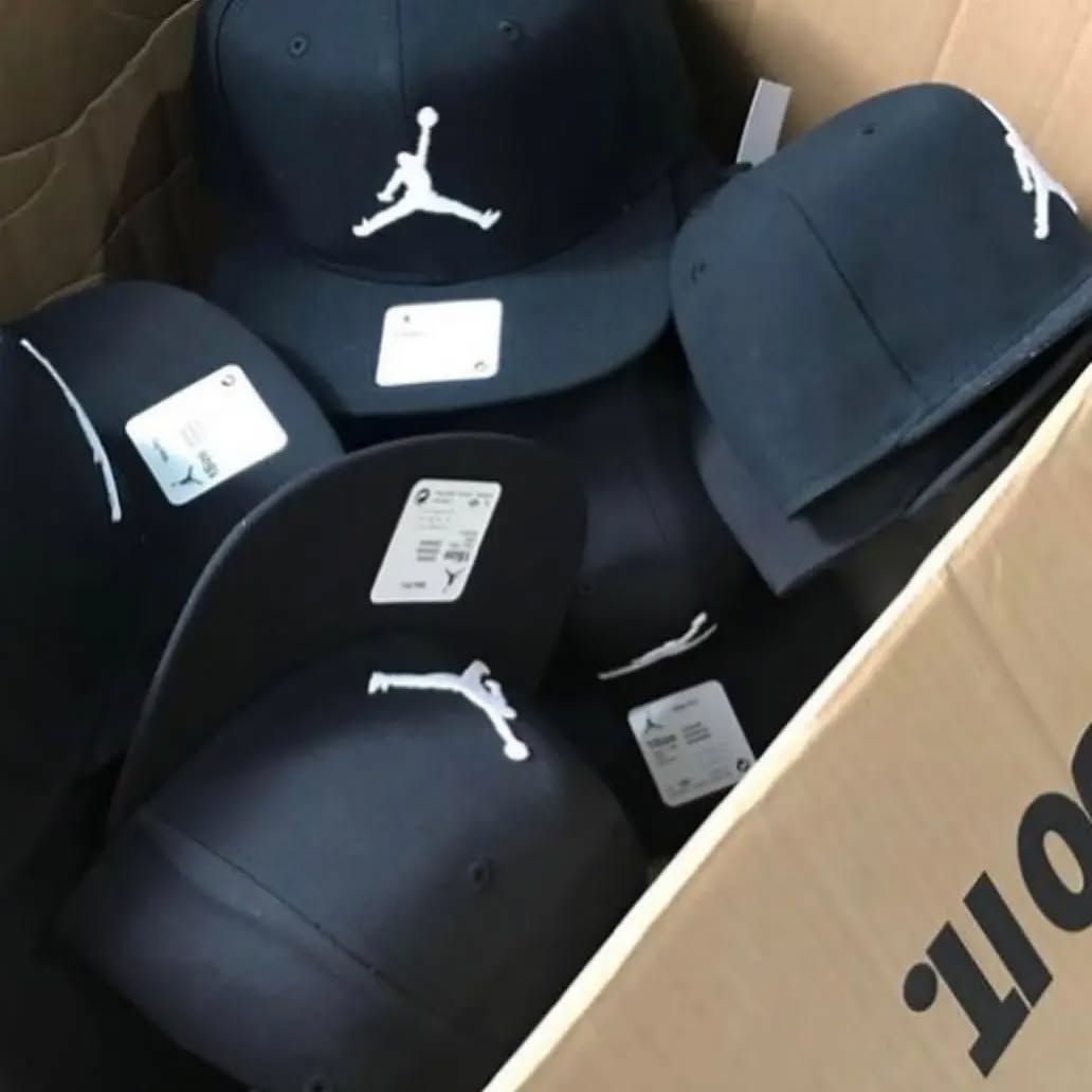 317861718_453441303531903_6612654691850462570_n Jordan Caps Pallets – Wholesale - Image 1