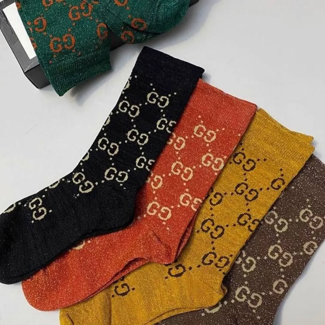 321321440_136636602548905_5854312696396001761_n Authentic Designer Socks Pallet - Image 2