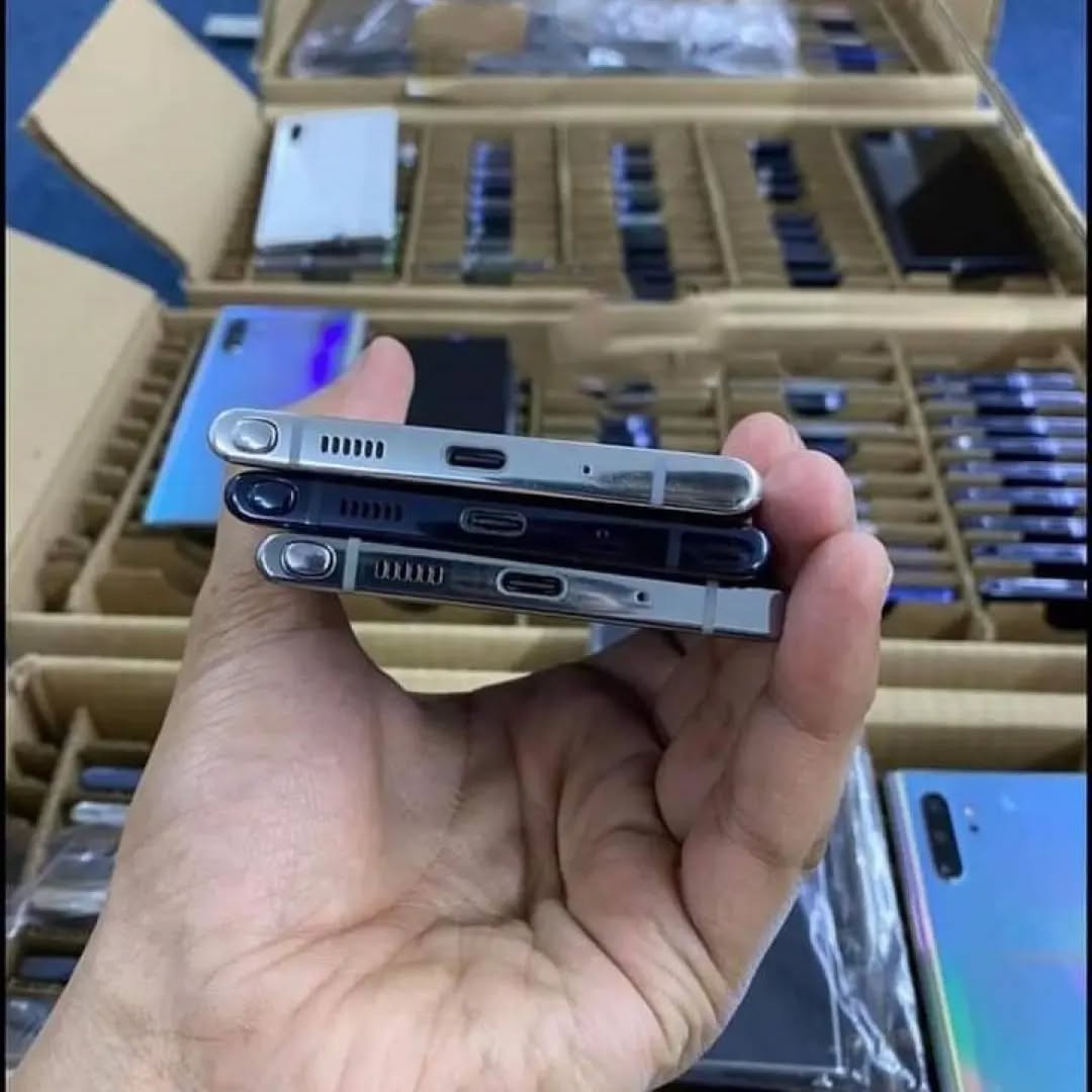 331958362_181950531139148_7697056482422610014_n Samsung Galaxy Note 10+ Pallets – Wholesale - Image 3