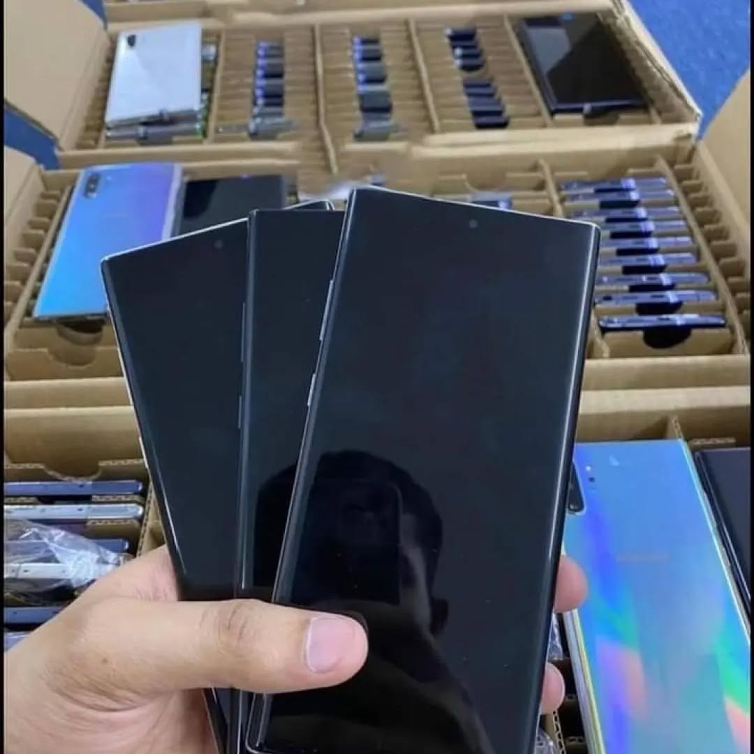 331984417_166893979440688_6495435617976576104_n Samsung Galaxy Note 10+ Pallets – Wholesale - Image 2
