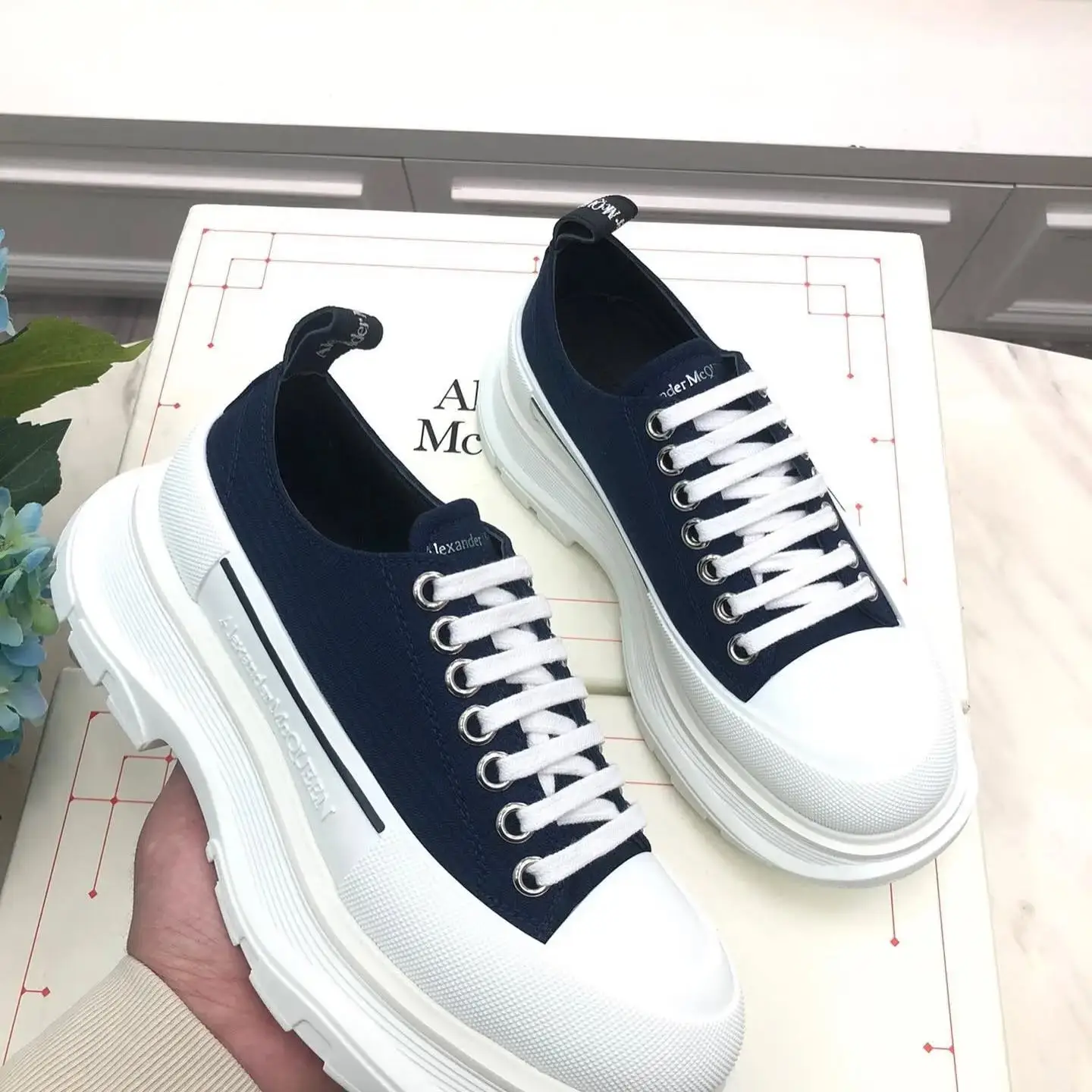 Authentic Alexander McQueen Sneakers Shoe Pallets – Wholesale 1 Alexander McQueen Sneakers