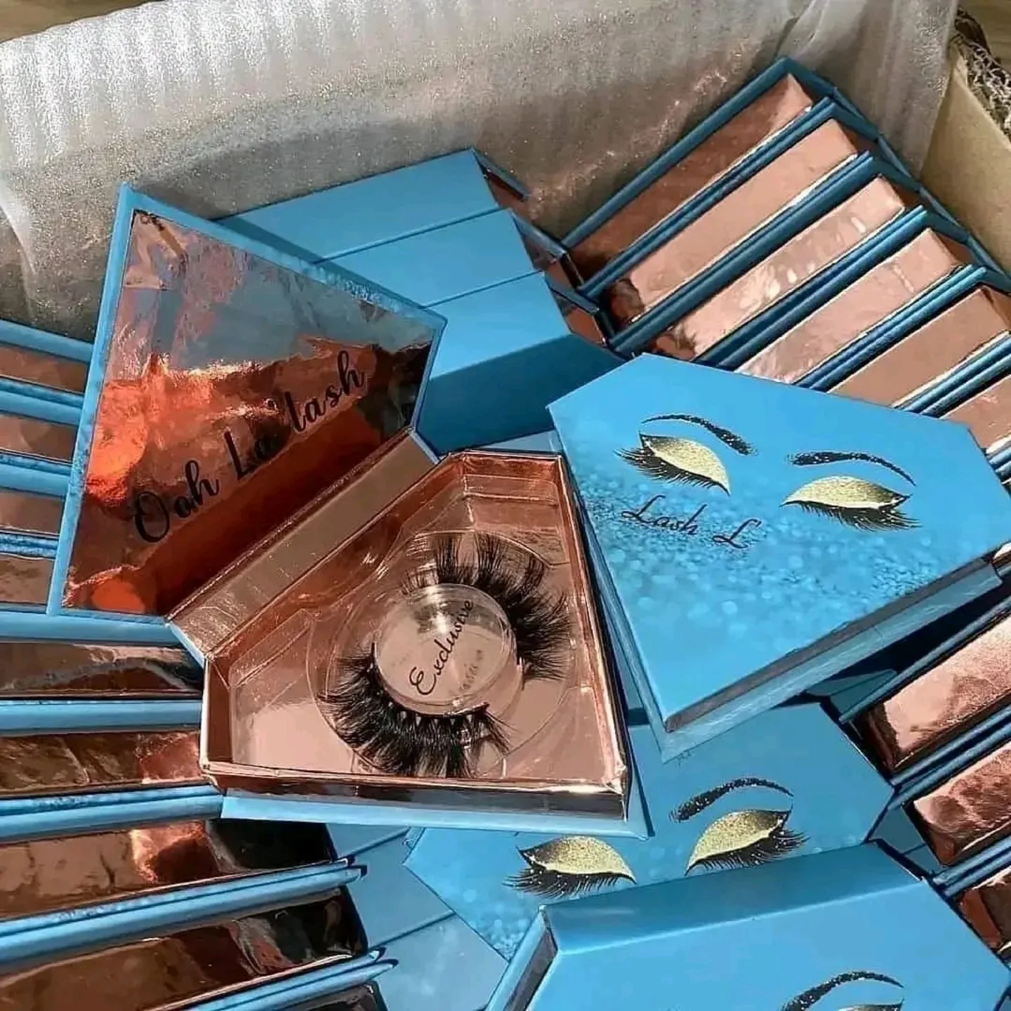 497679725_17963202935922326_6442270333617514910_n Eyelashes Pallets – Wholesale - Image 1